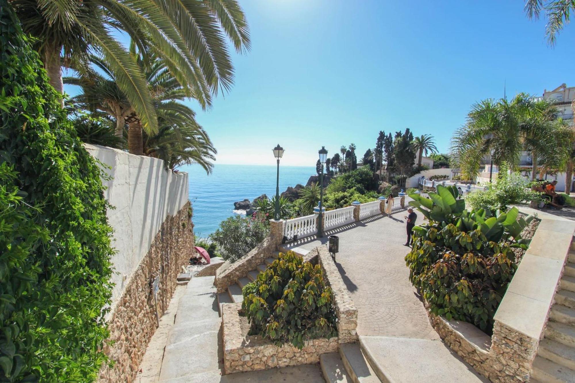 Ferienwohnung Atico Jimena Granada En El Centro De Nerja Exterior foto